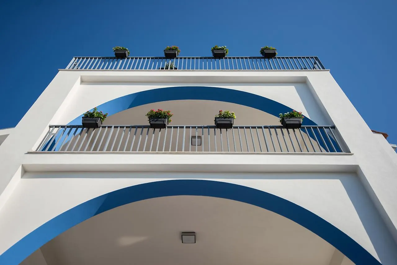 Karma Resort Venetico 4*,  Italien